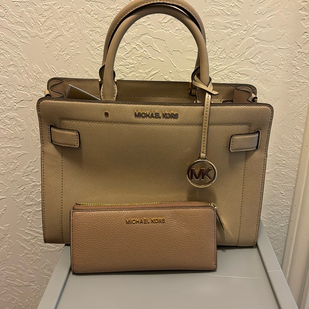 Michael kors satchel and wallet